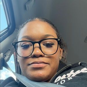 Meet your Posher, Luisa mariela